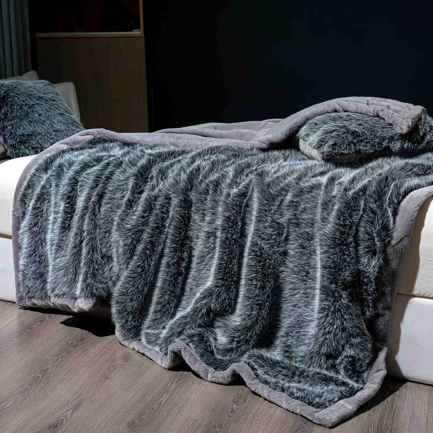 Couverture en peluche luxueuse en fausse fourrure - Noir - 200 cm x 230 cm - image 4