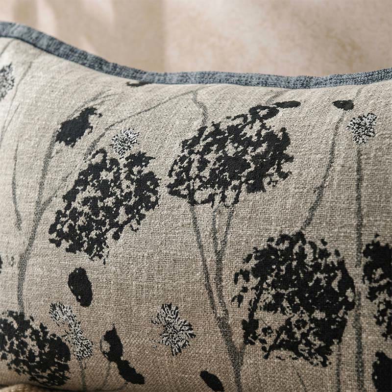 Taies d'oreiller en jacquard de coton à motif floral et boutons (2 pièces) - image 1