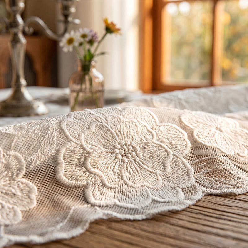 Nappe en dentelle de camélia et jacquard - image 3