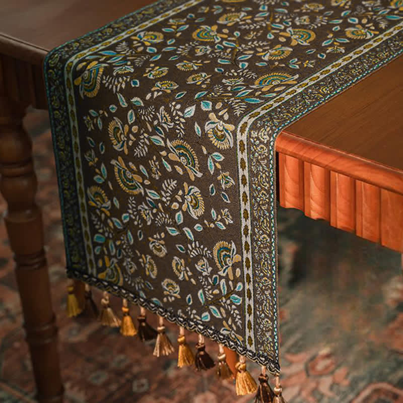 Chemin de table à motif jacquard de branches vintage et à pompons - image 11