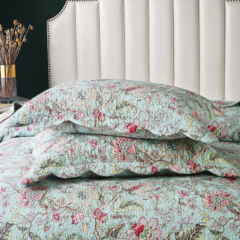 Couette florale vintage avec taies d'oreiller