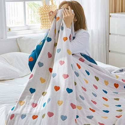 Couette réversible en gaze de coton avec des cœurs colorés