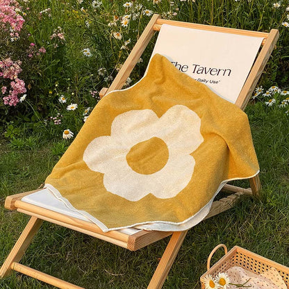 Serviette en coton doux et respirant avec motif floral