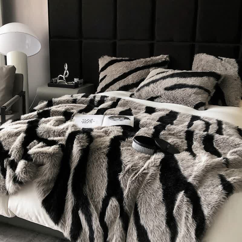 Couverture moderne en fausse fourrure à motif zèbre