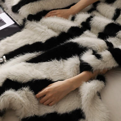 Couverture moderne en fausse fourrure à motif zèbre
