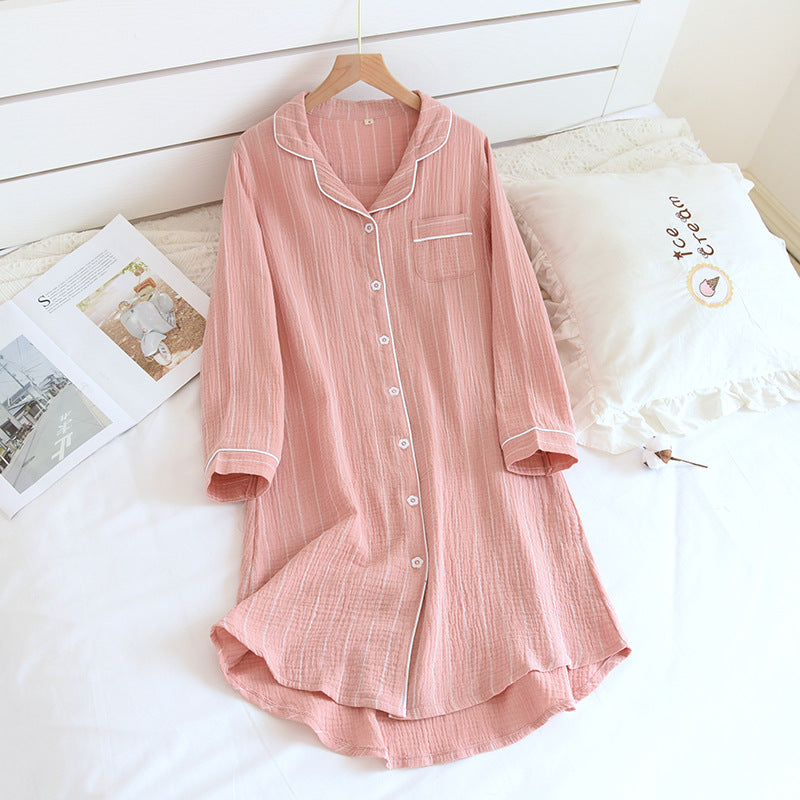 Chemise de nuit unie à rayures et revers