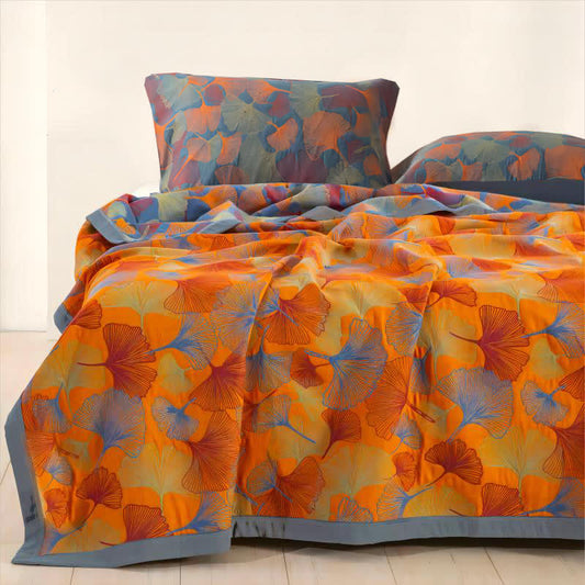 Couverture matelassée à trois couches en gaze de coton avec des feuilles de ginkgo - Couette avec 2 taies d'oreiller - Bleu foncé et orange - 240 cm x 250 cm - image 0