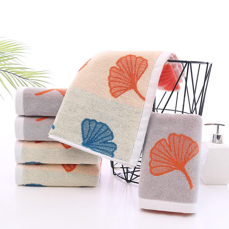 Serviette douce en pur coton avec feuilles de ginkgo