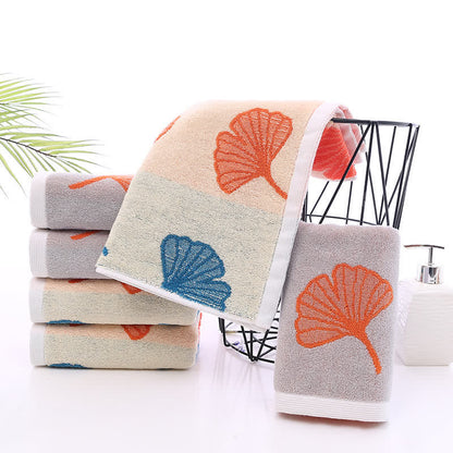 Serviette douce en pur coton avec feuilles de ginkgo