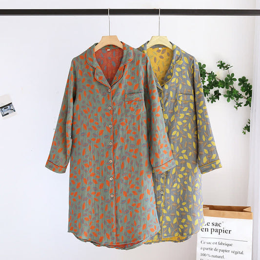 Chemise de nuit en coton à motif feuilles et boutons