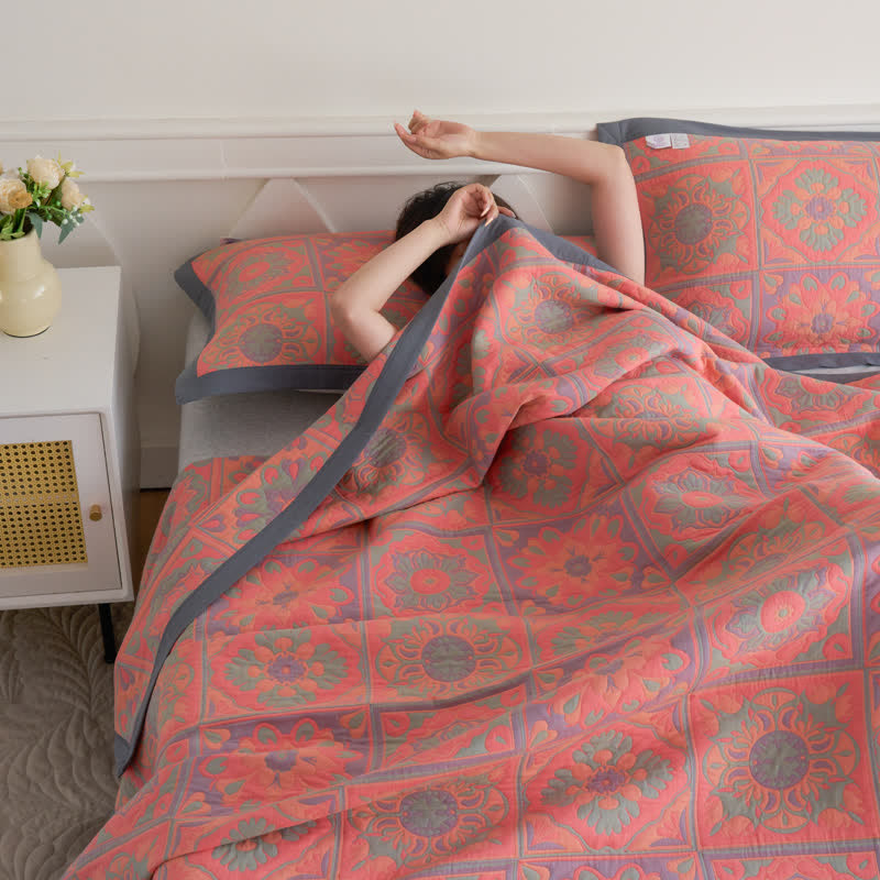 Couette luxueuse en gaze de coton avec motif floral jacquard