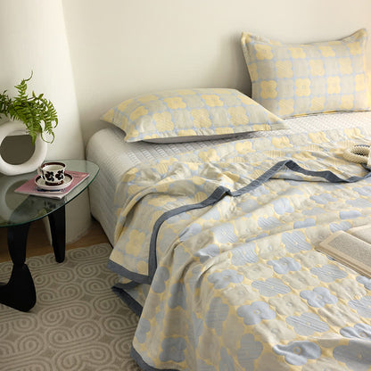 Couette en gaze de coton à trois couches avec des fleurs vibrantes