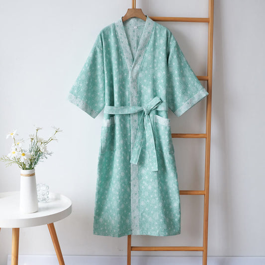 Peignoir d'été élégant en gaze de coton avec col en V