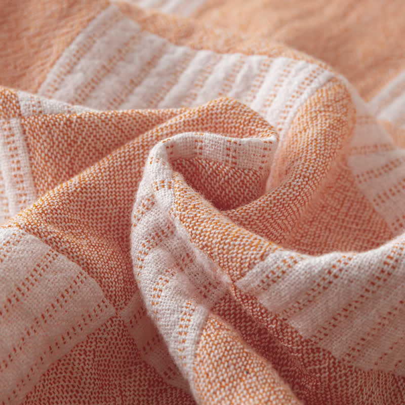 Couette moderne et respirante en pur coton avec un motif à damier