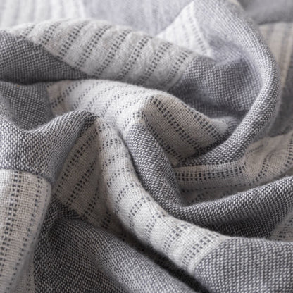 Couette moderne et respirante en pur coton avec un motif à damier