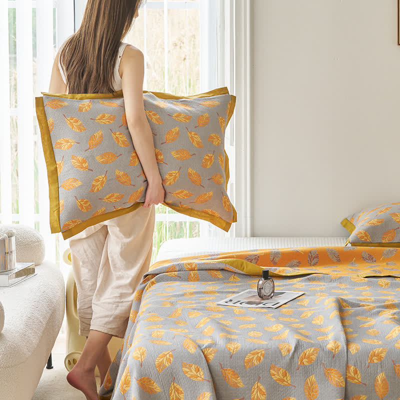 Couette légère en gaze à trois couches avec motif de feuilles