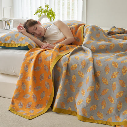 Couette légère en gaze à trois couches avec motif de feuilles