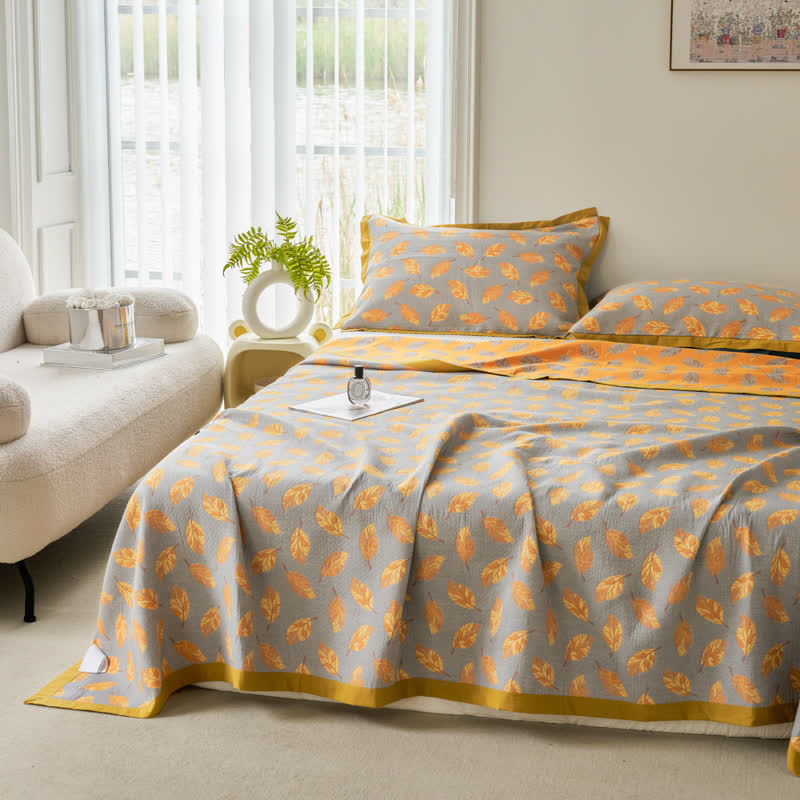 Couette légère en gaze à trois couches avec motif de feuilles