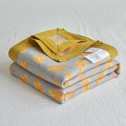 Couette légère en gaze à trois couches avec motif de feuilles