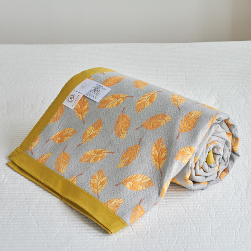 Couette légère en gaze à trois couches avec motif de feuilles