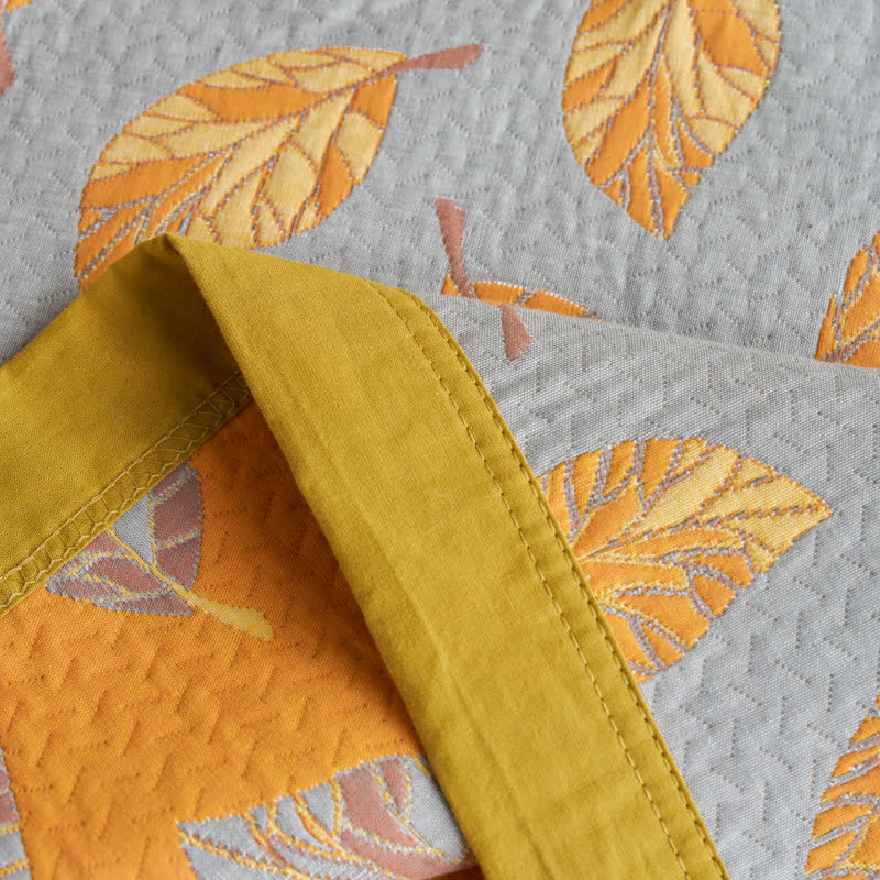 Couette légère en gaze à trois couches avec motif de feuilles