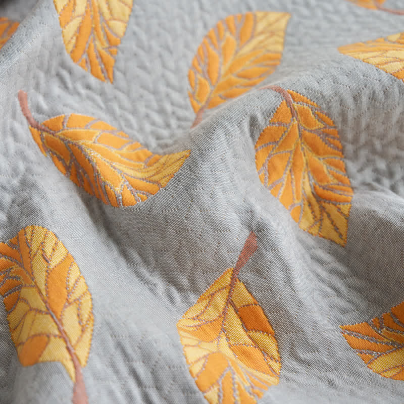 Couette légère en gaze à trois couches avec motif de feuilles