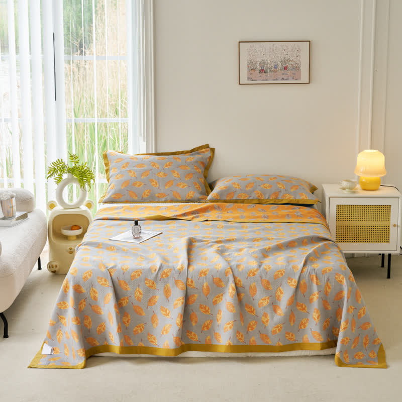 Couette légère en gaze à trois couches avec motif de feuilles