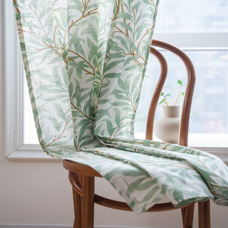 Rideau décoratif avec filtrage de la lumière et feuilles vertes