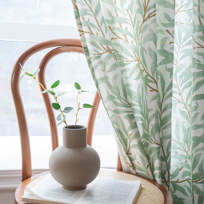 Rideau décoratif avec filtrage de la lumière et feuilles vertes