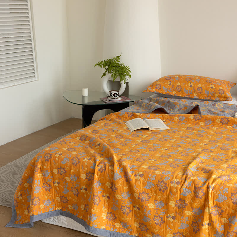 Couverture fonctionnelle respirante avec gaze à trois couches et motif floral