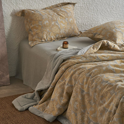 Collection de linge de lit en gaze de coton neutre à motif floral