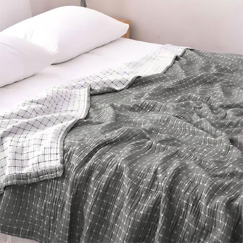 Couette légère en gaze de coton avec un motif quadrillé simple