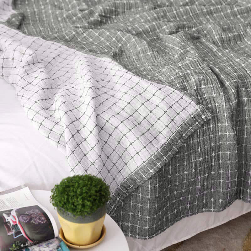 Couette légère en gaze de coton avec un motif quadrillé simple