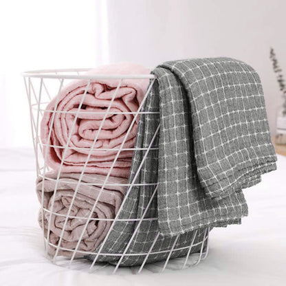 Couette légère en gaze de coton avec un motif quadrillé simple