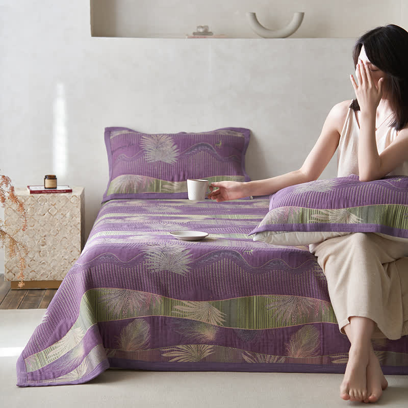 Couette confortable avec gaze double épaisseur et motif de feuilles rétro