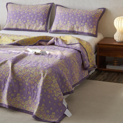 Couette rustique en gaze de coton à motif floral violet