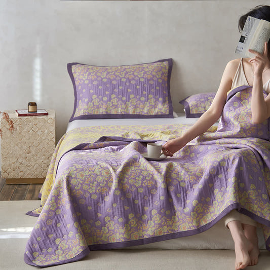 Couette rustique en gaze de coton à motif floral violet