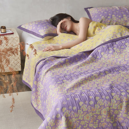 Couette rustique en gaze de coton à motif floral violet