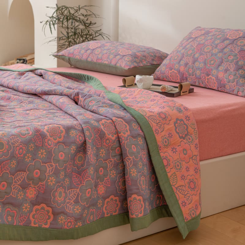 Couette réversible en gaze de coton à motif jacquard floral