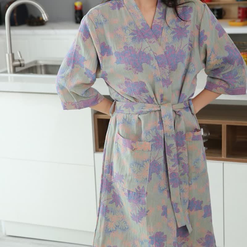 Peignoirs et kimonos en gaze de coton à motifs floraux