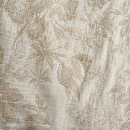 Linge de lit estival en gaze de coton avec un motif floral rustique