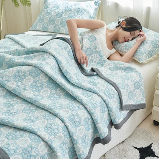 Couette en gaze de coton douce avec motif floral d'été