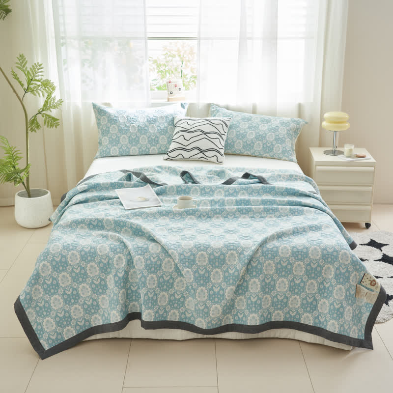 Couette en gaze de coton douce avec motif floral d'été