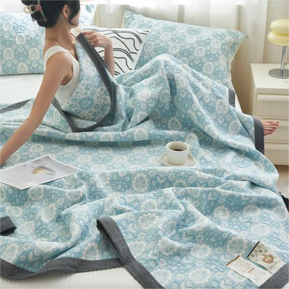 Couette en gaze de coton douce avec motif floral d'été
