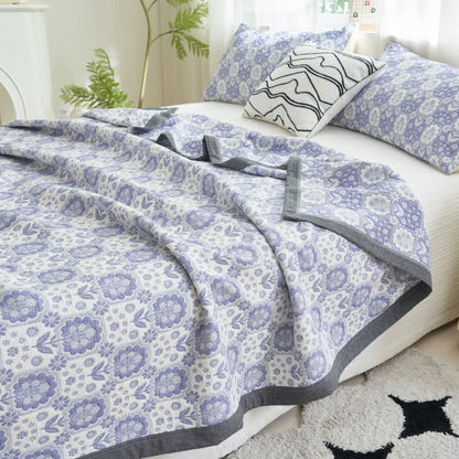Couette en gaze de coton douce avec motif floral d'été