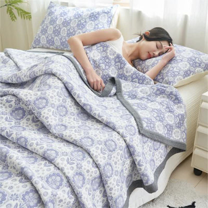 Couette en gaze de coton douce avec motif floral d'été