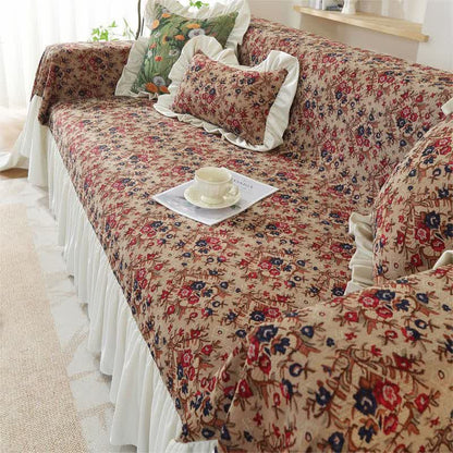 Housse de canapé à volants et motif floral vintage