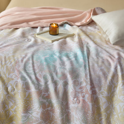 Couette douce en fibre de lyocell avec un motif floral coloré