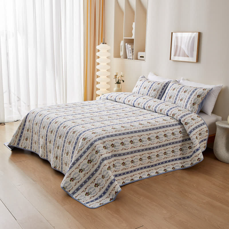 Linge de lit matelassé en pur coton avec un motif floral frais