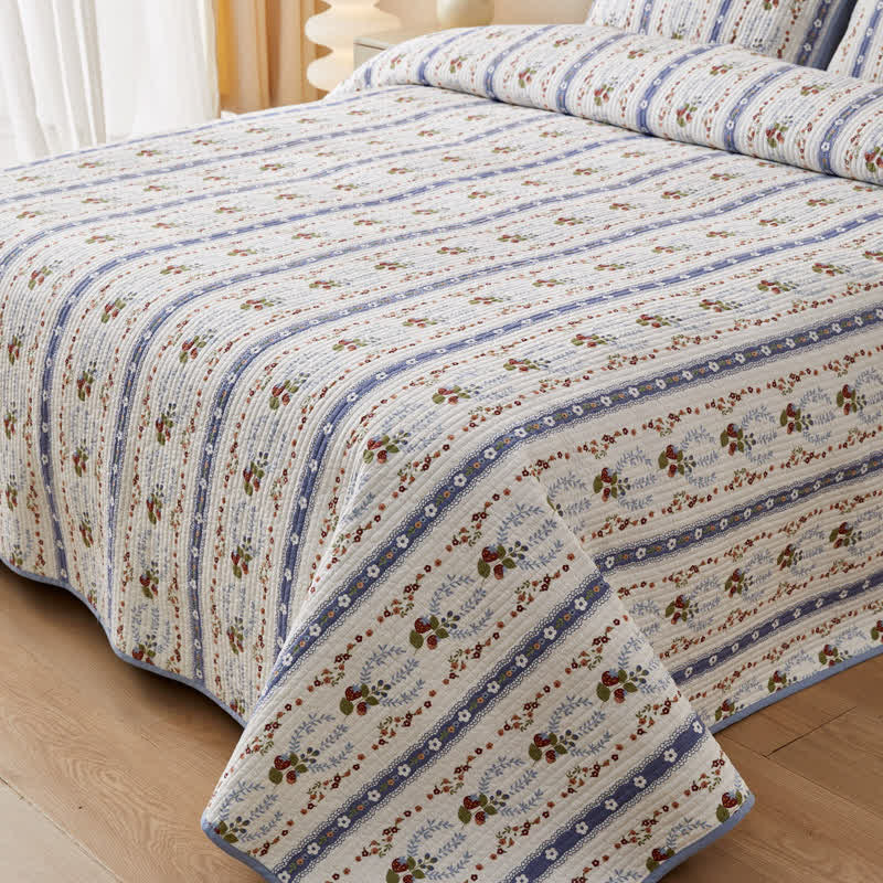 Linge de lit matelassé en pur coton avec un motif floral frais